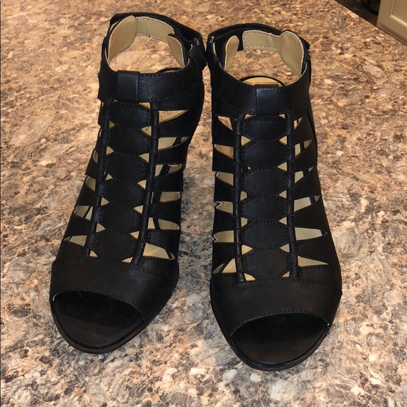 Naturalizer Shoes - Naturalizer Heel, Size 9M